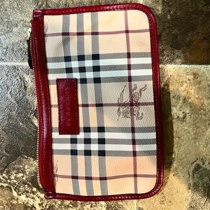 Burberry zip card case